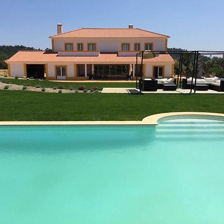 Casa Do Alfaro Villa อซามบูจา ภายนอก รูปภาพ