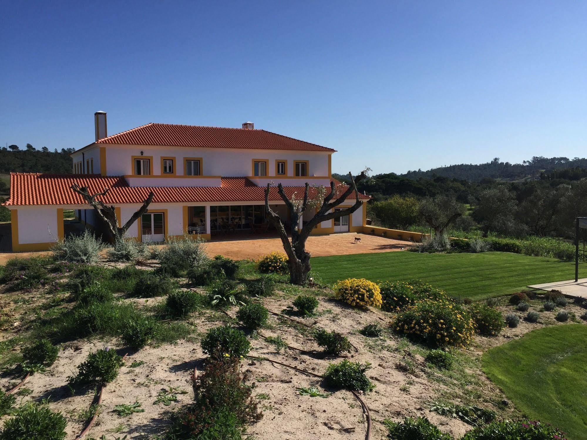 Casa Do Alfaro Villa อซามบูจา ภายนอก รูปภาพ