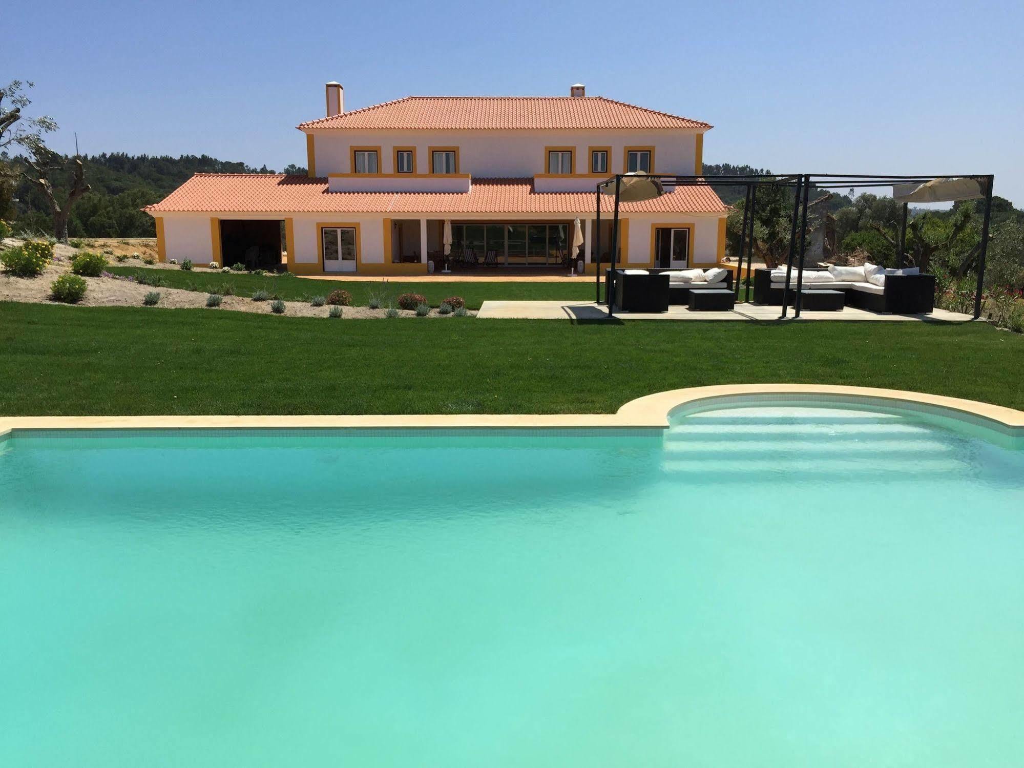 Casa Do Alfaro Villa อซามบูจา ภายนอก รูปภาพ